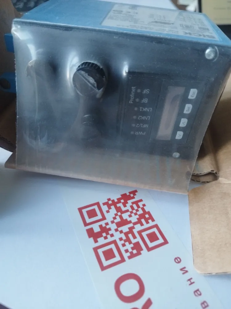 DL100-21AA2112 — лазерный датчик расстояния бренда Sick.